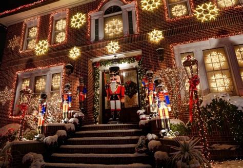 10 Best Christmas Vacations For Families In The U S Cuddlynest