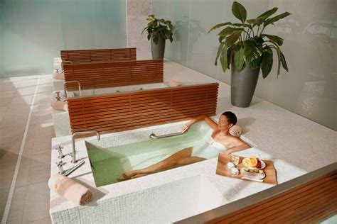 10 Coolest Hydrotherapy Spas In The World