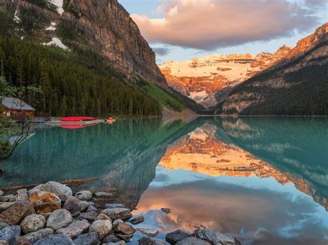 10 Greatest Canadian Attractions Everyone Should Visit At Least Once