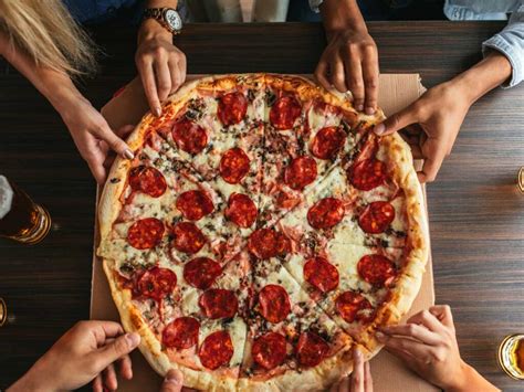 10 Places To Eat The Best Pizza In Destin Fl Florida Travel Inspiration