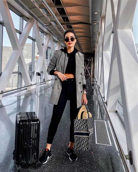 11 Comfortable Travel Outfit Ideas Stylish Outfits For Flying