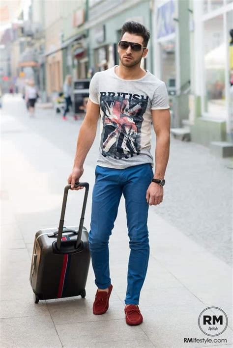 15 Best Summer Travelling Outfit Ideas For Men Travel Style