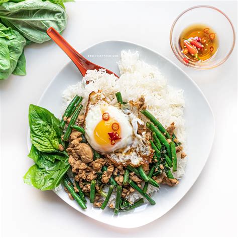 15 Minute Thai Basil Chicken Stir Fry With Rice Green Beans Fried