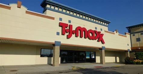 16 Tricks For Saving Even More At Tj Maxx Tiphero Shopping Hacks Frugal Fashion