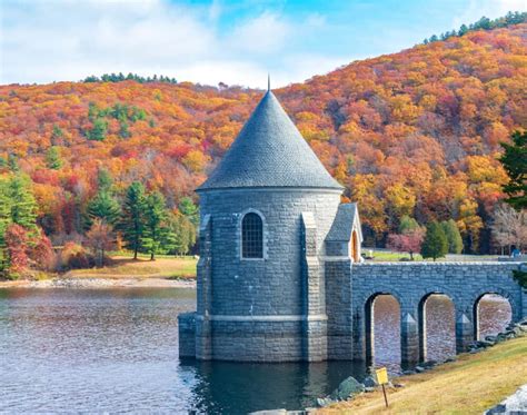 18 Of The Most Scenic Places To Visit In Connecticut