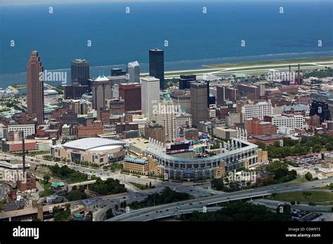 2 092 Cleveland Ohio Downtown Stock Photos High Res Pictures And Images Getty Images