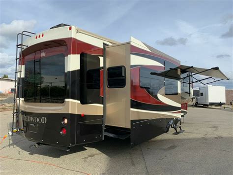 2012 Redwood 36Rl Luxury Rv Fifth Wheel Trailer 3 Slides Full Time