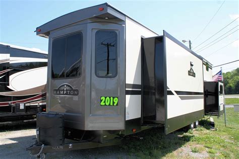 2019 New Crossroads Hampton 370Fdl Destination Trailer Park Model In