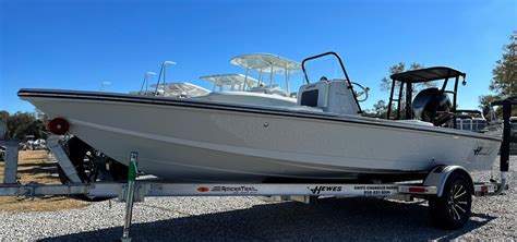 2024 18 Hewes Redfisher Whisper Grey Destin Amp Freeport Boat Sales Service Amp Marina The