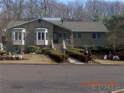 28 Ellington Way Spring Valley Ny 10977 Realtor Com