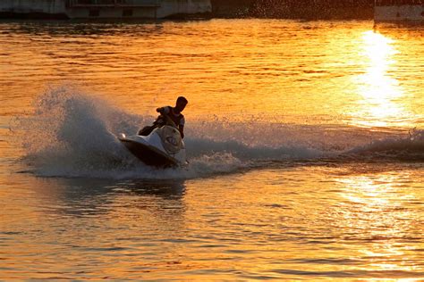 3 Best Jet Skis For Beginners