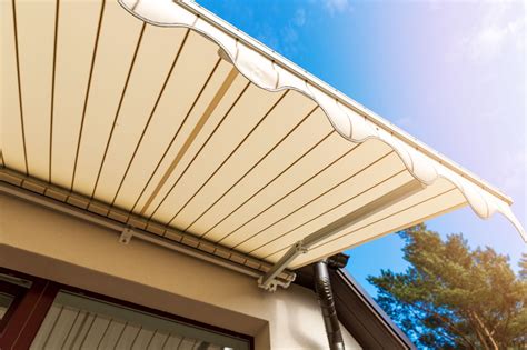 4 Tips For Building Inexpensive Awnings Doityourself Com