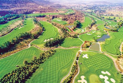 5 Best Golf Courses To Play In India Today S Traveller Travel