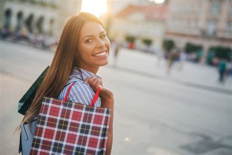 5 Best Stores For College Students