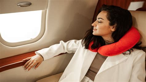 5 Best Travel Pillows For Long Flights Healthshots