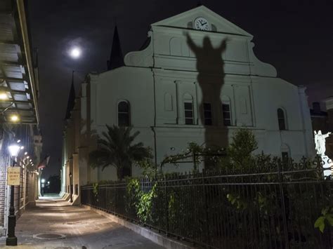 5 Haunted Places Known For Ghastly Ghosts Travelchannel Com Travel