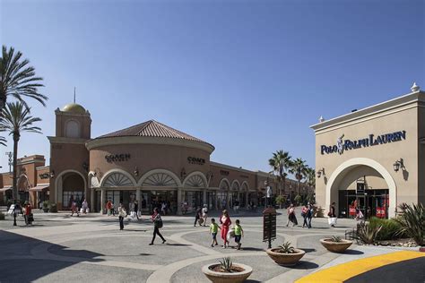 5 Reasons To Shop At Las Americas Premium Outlets Shopping Article By