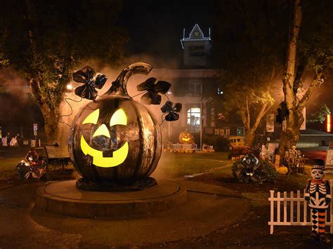 5 Spooky Halloween Vacation Spots In The United States For Families