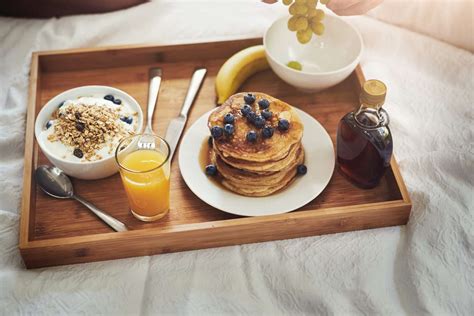 5 Tips For Serving Breakfast In Bed