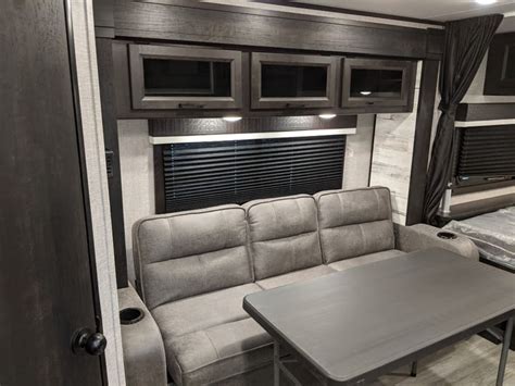 8 Best Travel Trailers With No Dinette