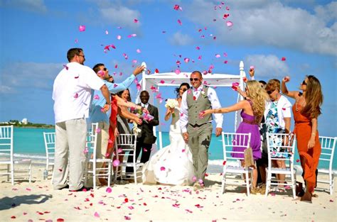 A Bahamas Destination Wedding Tailored To Your Needs