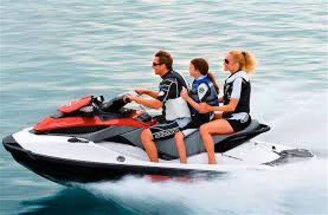 A Beginner S Guide To Riding A Jet Ski Ultimate Tips