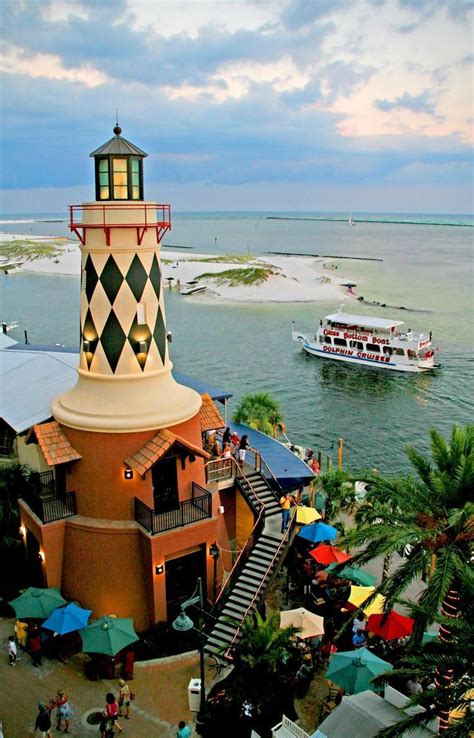 A Destin Landmark Harry T S Lighthouse Restaurant Is Also Pet Friendly