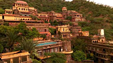 A Luxurious Yet Affordable Tryst With Neemrana Fort Palace Life And Its Experiments