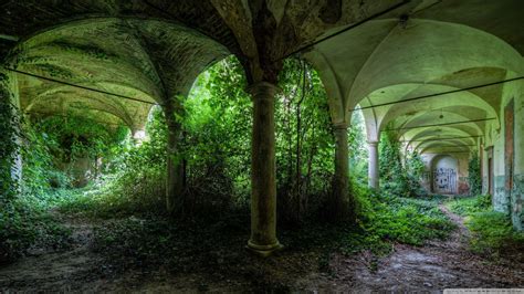 7 Abandoned Destinations