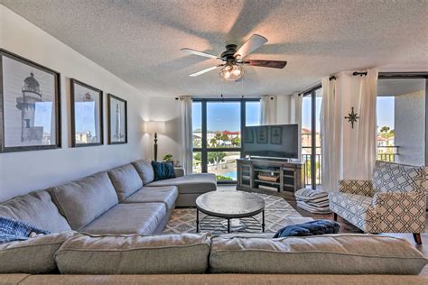 Airy Destin Condo W Pool Walk To Private Beach Home Rental In Destin