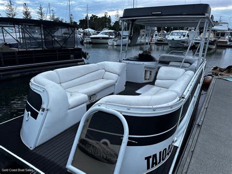 Aloha Pontoons Paradise 250 Sundeck Tri Hull Pontoon Boat Power Boats Boats Online For Sale