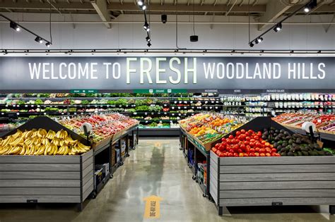 Amazon Expands Beyond Whole Foods With Fresh Grocery Store Chain