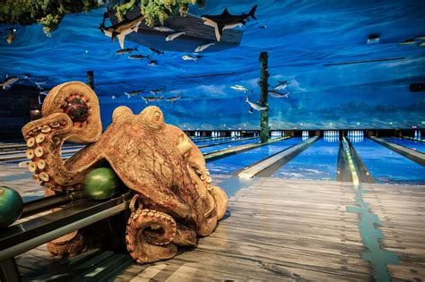 Aquarium Themed Bowling In 2020 Uncle Buck Fish Bowl Grill Restaurant