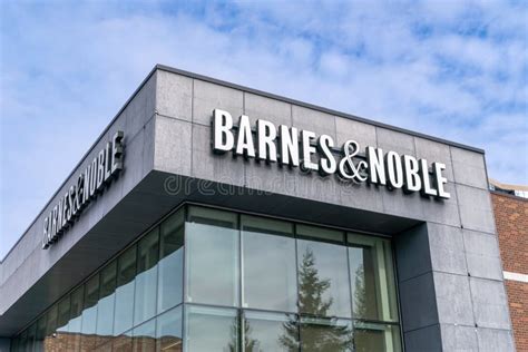 Barnes And Noble Retail Store Exterior And Trademark Logo Editorial