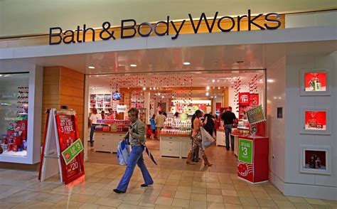 Bath Body Works Closes All Stores During Coronavirus Pandemic Will