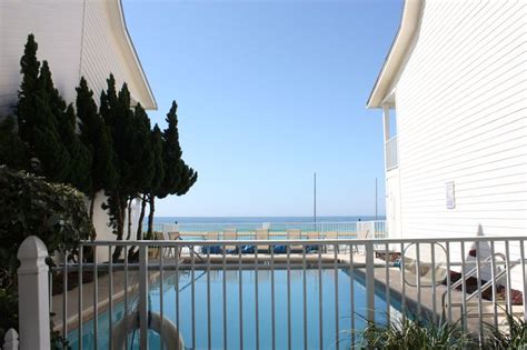 Beach Front Pool At The Sea Oats Motel In Destin Fl We Love Staying