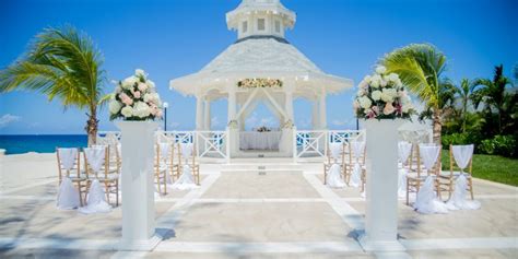 Beach Gazebo Wedding Venue In Bahia Principe Grand Jamaica Jamaica