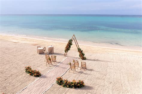 Beach Weddings Inspiration Venues Expert Tips Sandals