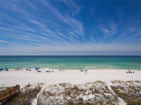 Beachfront Haven Green Reef