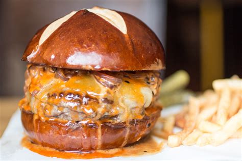 Best Burgers In America Top Burger Spots In The U S Thrillist