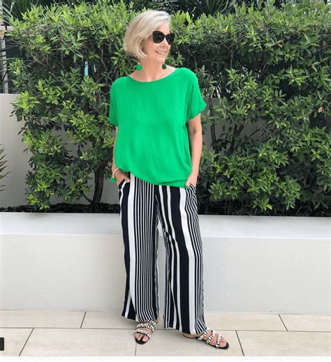 Best Comfortable And Chic Travel Outfits For Women Over 50 Cindy