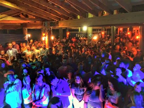 Best Destin Nightlife Clubs Amp Bars Where In Destin Kompremos