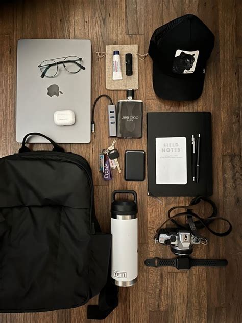 Best Travel Essentials Gears To Make Every Trip Easier Everyday Bag