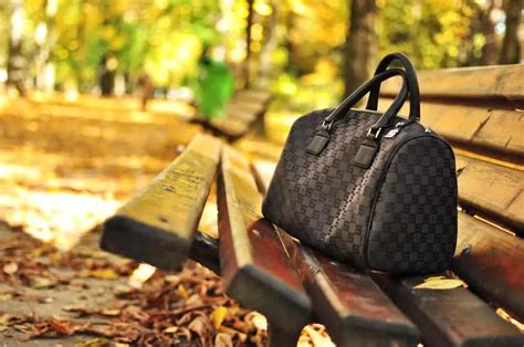 Best Travel Purse For A Comfortable Traveling Experience