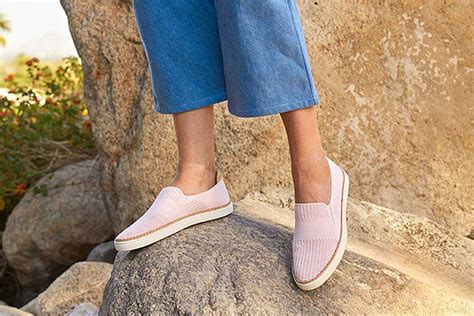 Best Travel Shoes 2020 Comfortable Stylish With Images Womens Fashion Casual Outfits