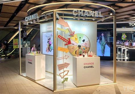 Branded Pop Up Stores This Year S Biggest Luxury Retail Trend Tdf