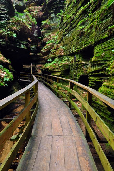 Canyon Path Wisconsin Dells Wisconsin Places To Travel Wisconsin