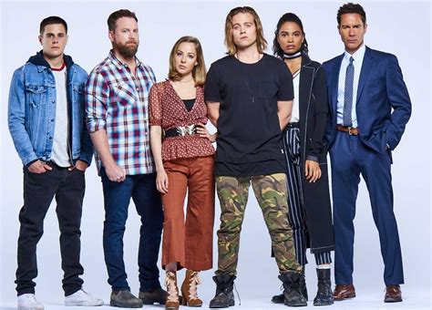 Cast Of The Travelers TV Series