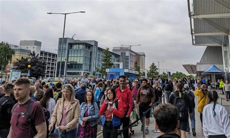 Chaos At Birmingham Airport Amid Confusion Over New 100Ml Liquid Rules Passengers Face Long