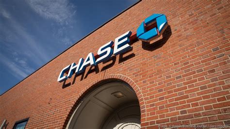 Chase Opening Old Town Alexandria Branch In Former Banana Republic